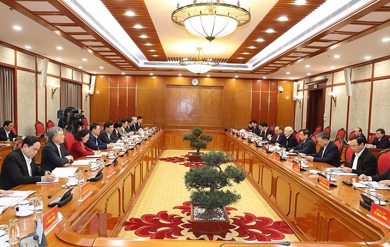 Quang cảnh phiên họp đầu tiên của Bộ Chính trị, Ban Bí thư khóa XIII. Ảnh: TTXVN