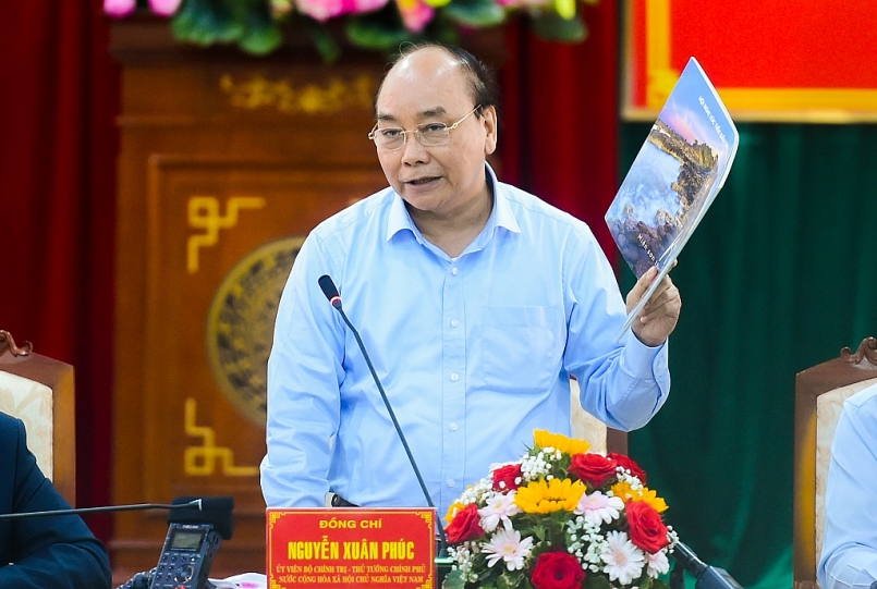 Theo Thủ tướng, điều quan trọng nhất với Phú Yên là tinh thần đoàn kết, thống nhất và quyết tâm chính trị của Đảng bộ, chính quyền và nhân dân trong phát triển. Ảnh: VGP/Quang Hiếu