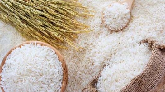 Giá gạo xuất khẩu châu Á giảm nhẹ