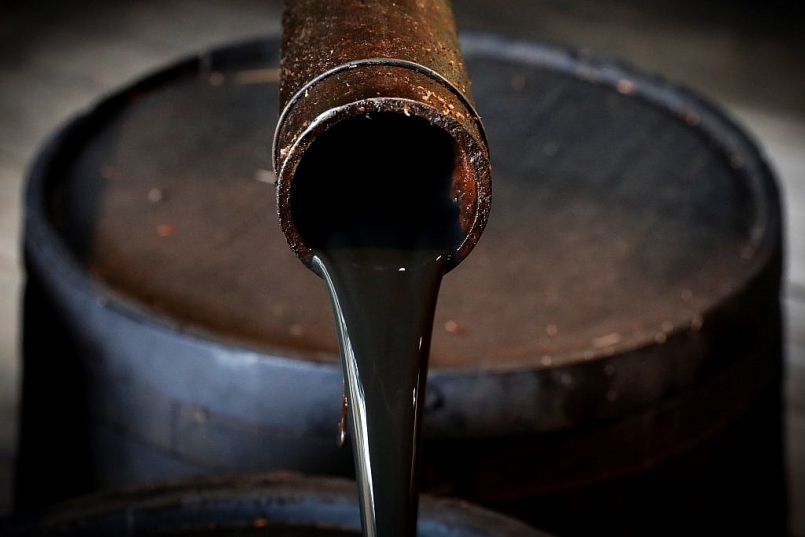 Giá xăng dầu hôm nay 24/2: Quay đầu giảm mạnh