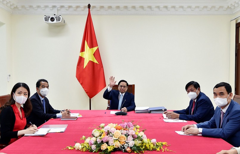 Thủ tướng Chính phủ điện đàm với Tổng Giám đốc COVAX để vận động dành vaccine cho Việt Nam chống dịch