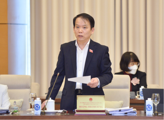Chủ nhiệm Ủy ban Pháp luật Hoàng Thanh Tùng tại phiên họp