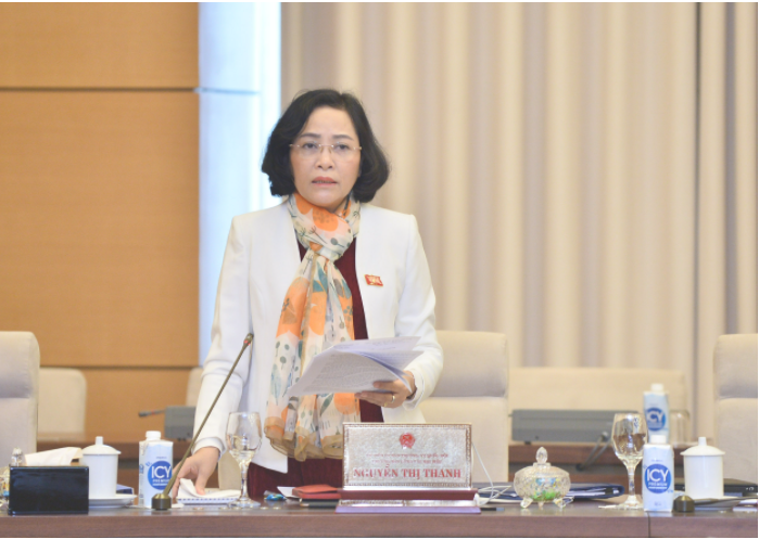 Trưởng Ban Công tác đại biểu Nguyễn Thị Thanh phát biểu ý kiến tại phiên họp
