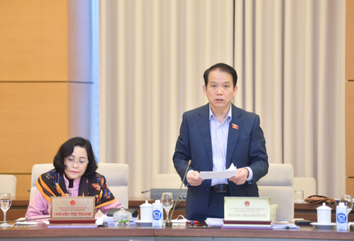 Chủ nhiệm Ủy ban Pháp luật Hoàng Thanh Tùng tại phiên họp