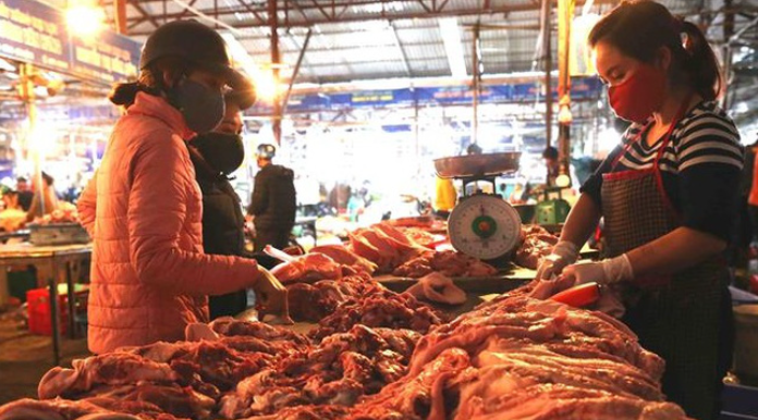 Hà Nội tăng cường quản lý cơ sở sản xuất, kinh doanh thực phẩm trong chợ