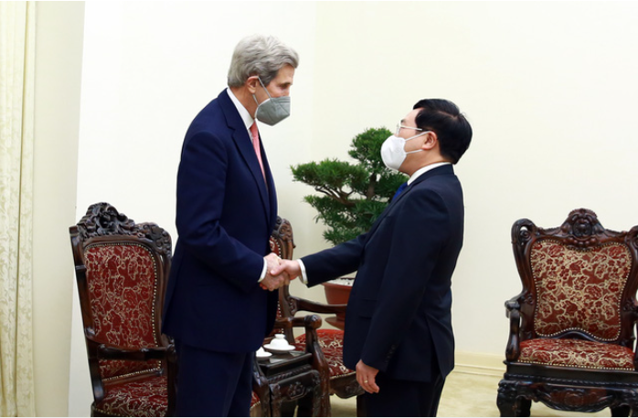Phó Thủ tướng Thường trực Phạm Bình Minh tiếp Đặc phái viên của Tổng thống Hoa Kỳ, ông John Kerry đang ở thăm thăm Việt Nam. Ảnh: VGP/Hải Minh
