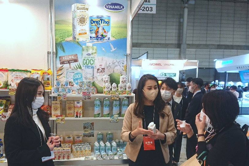 Tại Nhật Bản, Vinamilk tập trung giới thiệu về các sản phẩm sữa hạt, sữa dừa đặc và nước giải khát.