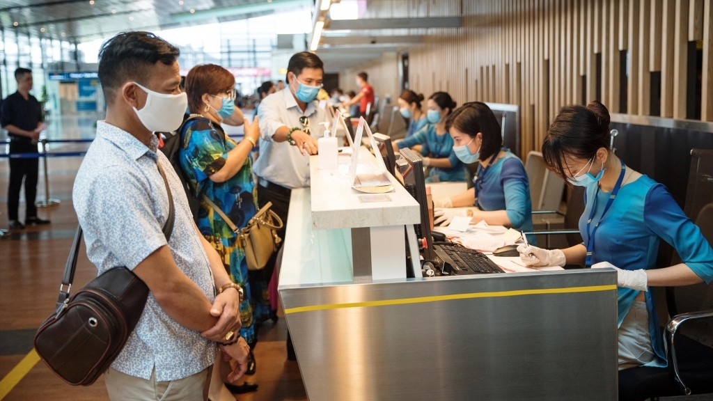 Sân bay Vân Đồn đón hai chuyến bay ngày đầu mở cửa trở lại