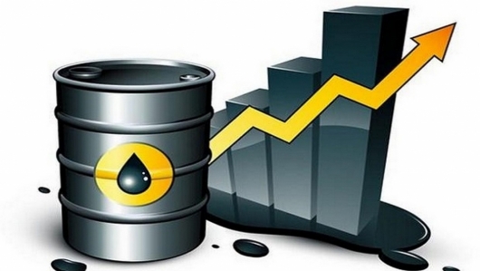 Giá xăng dầu hôm nay 7/3: Tiếp đà tăng mạnh