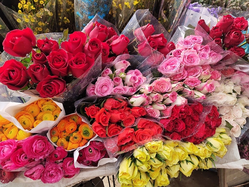 Thị trường hoa 8/3: Giá tăng ‘nóng’ sát ngày lễ