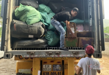 Đà Nẵng: Phát hiện xe container vận chuyển túi xách, giày không rõ nguồn gốc