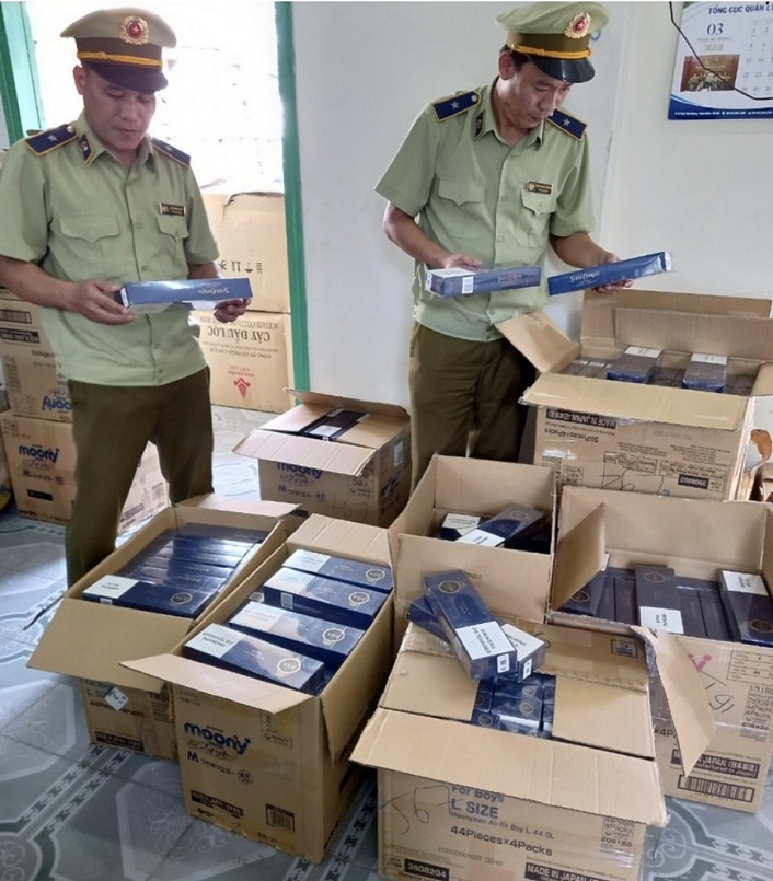 Phú Yên: Chặn đứng 10.000 bao thuốc lá 555 nhập lậu