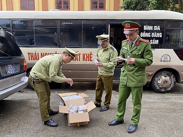 Lạng Sơn: Buộc tiêu hủy 1.000 sản phẩm mỹ phẩm nhập lậu