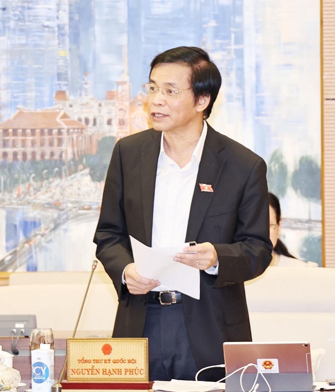 Tổng Thư ký, Chủ nhiệm Văn phòng Quốc hội Nguyễn Hạnh Phúc phát biểu tại Phiên họp thứ 54 của Ủy ban Thường vụ Quốc hội. Ảnh: