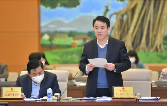 Thứ trưởng Bộ Kế hoạch và Đầu tư Trần Quốc Phương báo cáo việc thực hiện chính sách, pháp luật về công tác quy hoạch