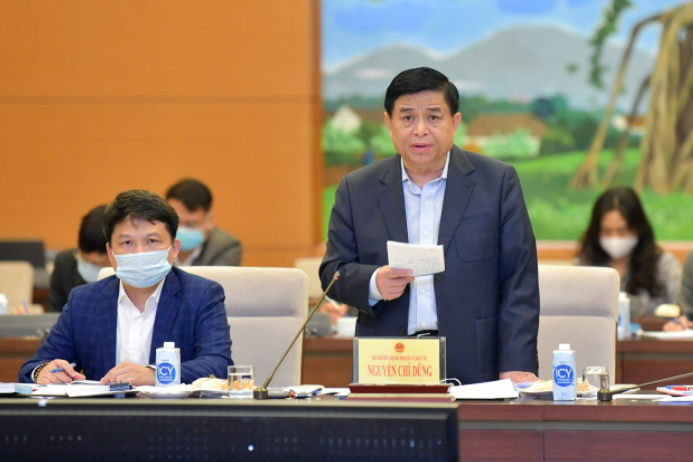Bộ trưởng Bộ Kế hoạch và Đầu tư Nguyễn Chí Dũng báo cáo làm rõ vấn đề Đoàn giám sát nêu