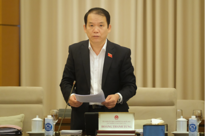 Chủ nhiệm Ủy ban Pháp luật Hoàng Thanh Tùng, Phó Trưởng đoàn thường trực Đoàn giám sát 