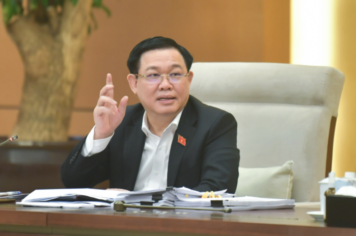 Chủ tịch Quốc hội Vương Đình Huệ cho ý kiến tại cuộc họp