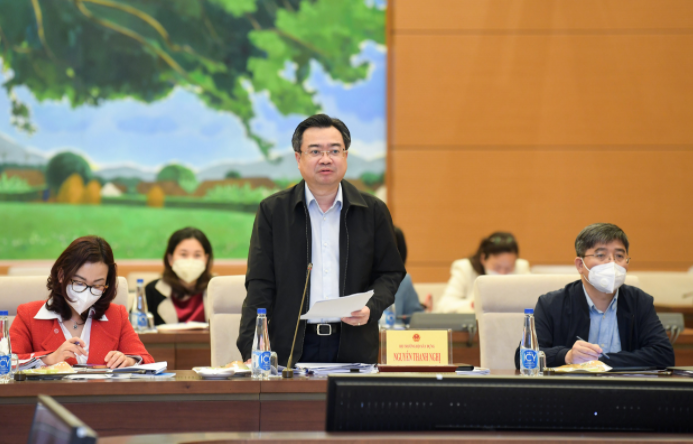 Bộ trưởng Bộ Xây dựng Nguyễn Thanh Nghị báo cáo tại buổi làm việc