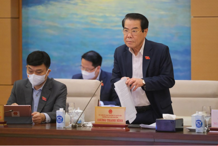 Trưởng Ban Dân nguyện Dương Thanh Bình báo cáo công tác dân nguyện tháng 02/2022 tại Phiên họp thứ 9