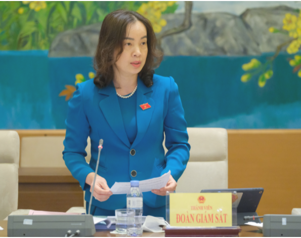 Ủy viên Thường trực Ủy ban Khoa học, Công nghệ và Môi trường Nguyễn Thị Kim Anh phát biểu