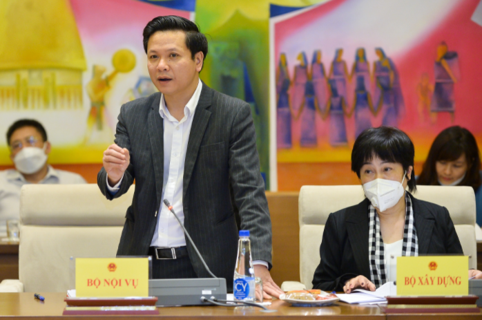 Ông Phan Trung Tuấn-Vụ trưởng Vụ chính quyền địa phương (Bộ Nội vụ) đóng góp ý kiến.