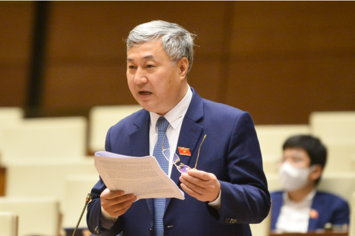 Đại biểu Trần Văn Lâm, Đoàn ĐBQH tỉnh Bắc Giang phát biểu tại Hội nghị