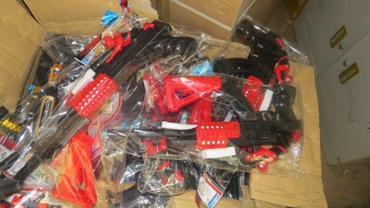 Quảng Ninh: Bắt giữ xe ô tô vận chuyển gần 1.300 khẩu súng nhựa, đồ chơi trẻ em nhập lậu