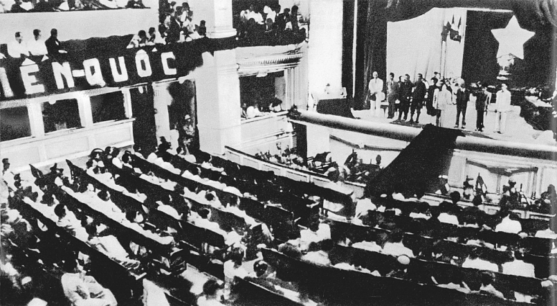 Kỳ họp thứ nhất, Quốc hội khóa I – Quốc hội đầu tiên của nước Việt Nam Dân chủ Cộng hòa sau Tổng tuyển cử ngày 6/1/1946, tại Nhà hát Lớn Hà Nội. Nguồn ảnh: dangcongsan.vn
