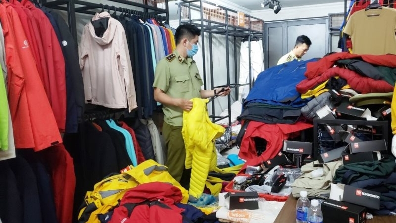 Đà Nẵng: Phát hiện hơn 2.000 hàng hóa nghi giả mạo thương hiệu, không rõ nguồn gốc xuất xứ