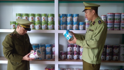 Lạng Sơn: Phát hiện hộ kinh doanh bán sữa nhập lậu trên Zalo