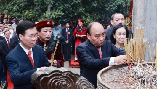 Chủ tịch nước Nguyễn Xuân Phúc dự Lễ dâng hương tưởng niệm các vua Hùng