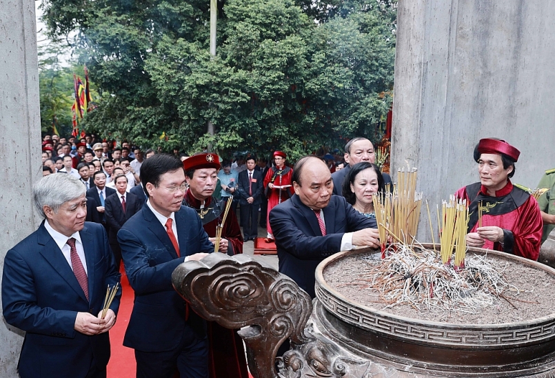 Chủ tịch nước Nguyễn Xuân Phúc dự Lễ dâng hương tưởng niệm các vua Hùng