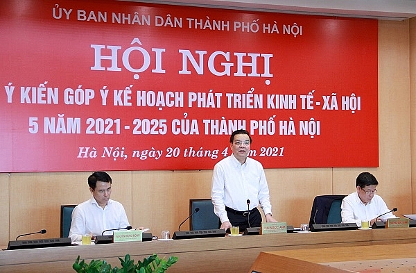 Chủ tịch UBND TP. Hà Nội Chu Ngọc Anh chủ trì hội nghị.