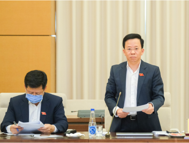 Tổ trưởng Tổ Công tác, Ủy viên Thường trực Ủy ban Tài chính - Ngân sách của Quốc hội Lê Minh Nam báo cáo kết quả rà soát sơ bộ về báo cáo việc thực hiện, chính sách, pháp luật thực hành tiết kiệm, chống lãng phí giai đoạn 2016-2021 của Thanh tra Chính phủ.
