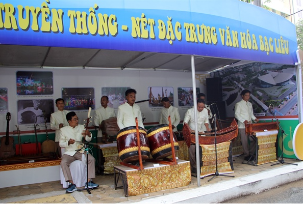 Cần Thơ: Khai mạc Triển lãm nhạc cụ truyền thống các dân tộc Việt Nam