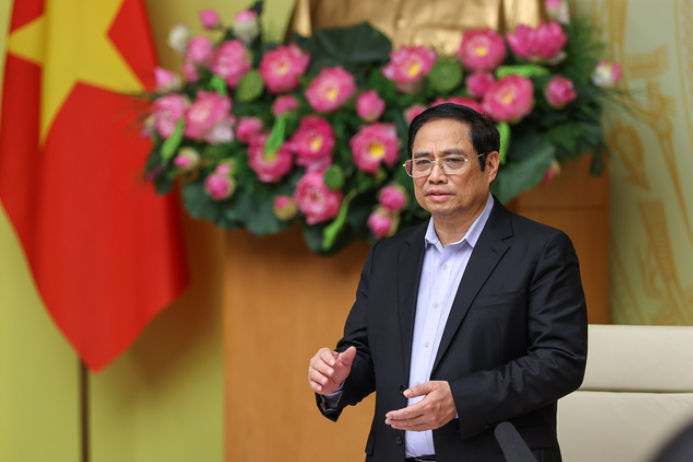 Thủ tướng Phạm Minh Chính nhấn mạnh, trong nhiệm kỳ này, các phong trào thi đua cần góp phần thúc đẩy việc xóa 100.000 căn nhà dột nát tại tất cả 74 huyện nghèo trên cả nước. Ảnh: VGP