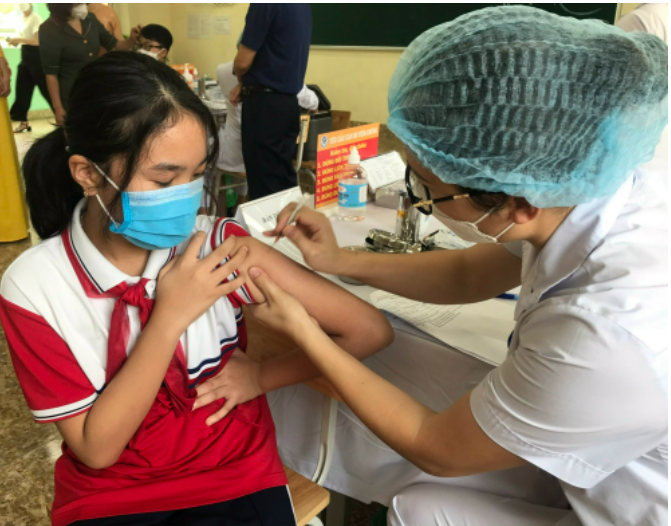 Tiêm vacine phòng COVID-19 cho trẻ từ 5 - dưới 12 tuổi tại Quảng Ninh Ảnh: Thái Bình