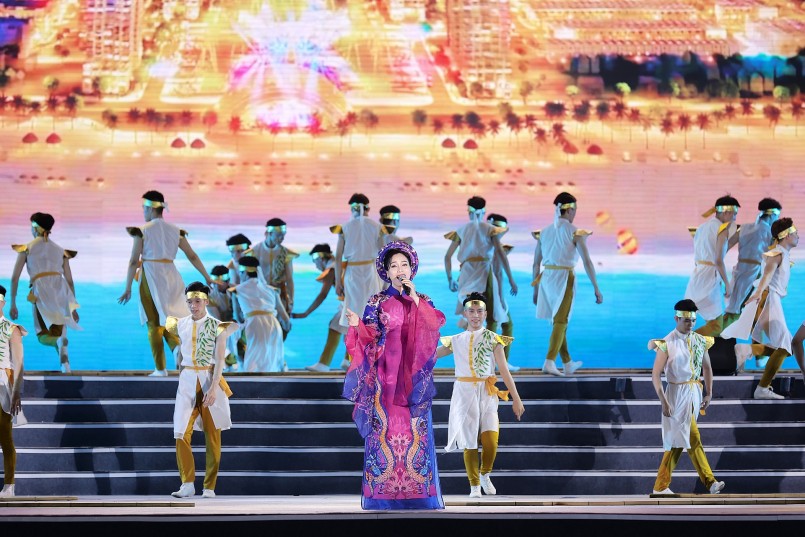 Cận cảnh “bữa tiệc âm nhạc” đỉnh cao khởi đầu mùa du lịch Sầm Sơn 2022