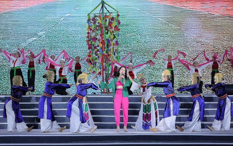 Cận cảnh “bữa tiệc âm nhạc” đỉnh cao khởi đầu mùa du lịch Sầm Sơn 2022