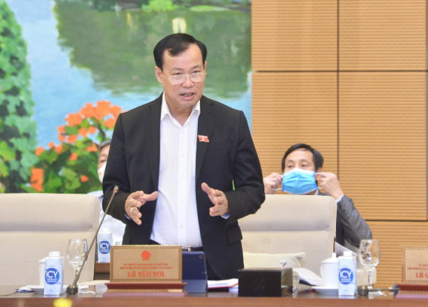 Chủ nhiệm Ủy ban Quốc phòng và An ninh Lê Tấn Tới bày tỏ ý kiến về giải quyết đơn thư của công dân gửi đến các địa phương.