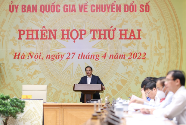 Thủ tướng phát biểu tại phiên họp thứ 2 của Ủy ban Chuyển đổi số quốc gia ngày 27/4. Ảnh: VGP