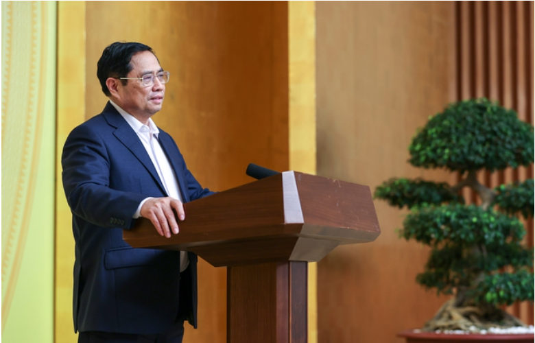 Thủ tướng Phạm Minh Chính ghi nhận, biểu dương và đánh giá cao nỗ lực của các bộ, ngành, địa phương và người dân đã tích cực triển khai các nhiệm vụ chuyển đổi số đã đề ra. Ảnh: VGP