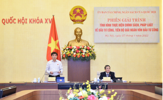 Phó Chủ nhiệm Ủy ban Tài chính, Ngân sách Nguyễn Hữu Toàn phát biểu khai mạc phiên giải trình