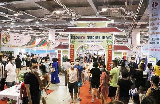 Tưng bừng đêm khai mạc Hội chợ OCOP Quảng Ninh   Hè 2022