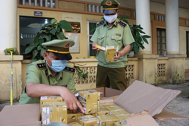 Lạng Sơn: Thu giữ hàng nghìn điếu thuốc lá điện tử không có hóa đơn, chứng từ