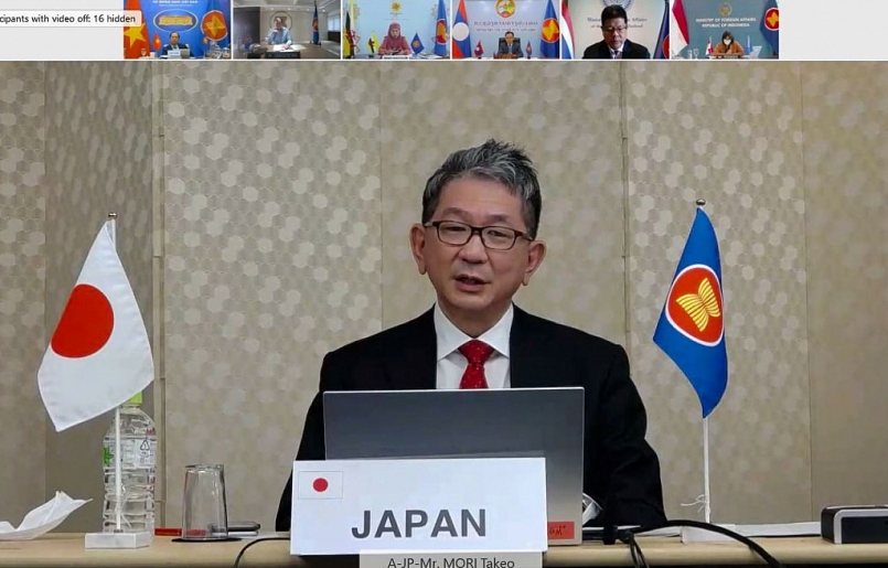 Thứ trưởng Bộ Ngoại giao Nhật Bản Mori Takeo phát biểu tại hội nghị