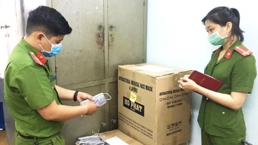 Quảng Nam: Tiêu hủy 10 nghìn khẩu trang y tế không rõ nguồn gốc