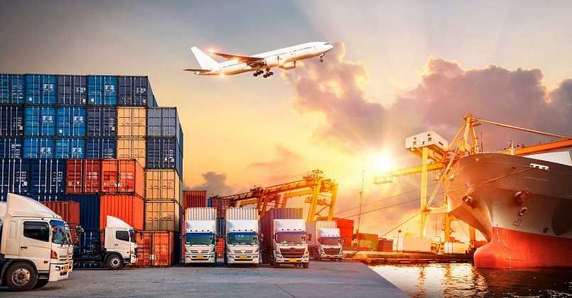 Việt Nam đã mở cửa hoàn toàn sau đại dịch COVID-19. mọi ngành nghề đều có dấu hiệu khởi sắc. Xuất khẩu của Việt Nam năm nay sẽ đạt kỷ lục mới.