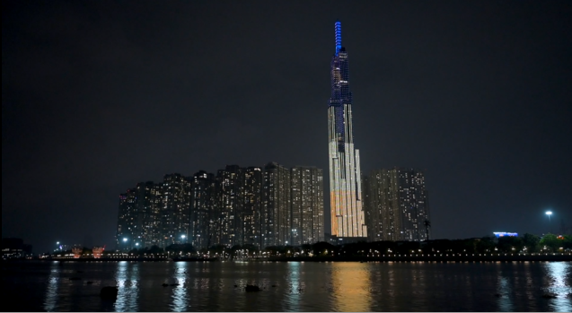 Trùng hợp thú vị từ màn thắp sáng biểu tượng trên toà nhà cao nhất Việt Nam